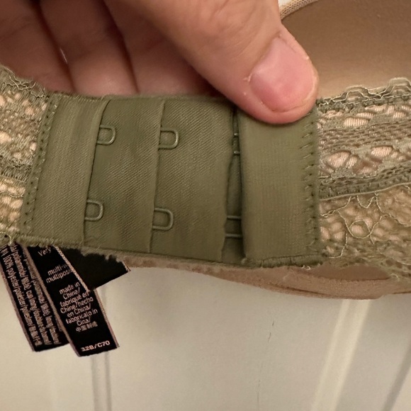 Victoria’s Secret Very Sexy Multi-way push-up Underwire Bra size 32B - Picture 4 of 11